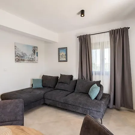 Kuzma - Afordable Apartment