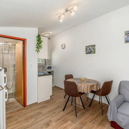 Danijela Lejlighed *