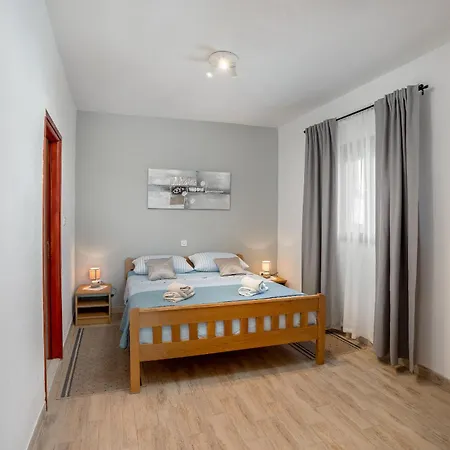 Kuzma - Afordable Apartment Nin
