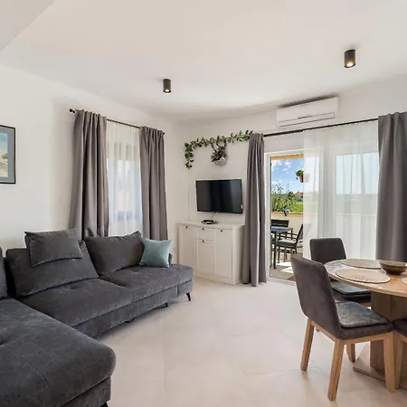 Kuzma - Afordable Apartment *