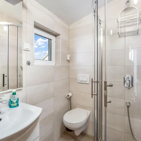 Kuzma - Afordable Apartment *