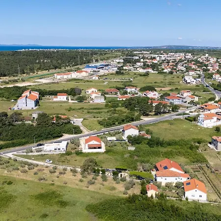 Kuzma - Afordable Apartment Nin